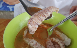 ก๋วยเตี๋ยวกั้ง ร้านป้านาลุงปาน จอดรถตรงนี้ เดินไม่ไกล food