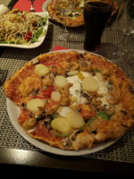 OpÉra Pizza food