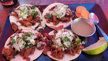 Tres Carnales Taqueria Ltd food