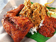 Raja Nasi Kukus inside