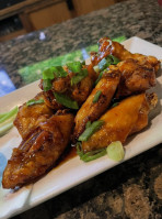 Lucky's Bar & Grille food