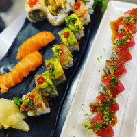 Sushi Chinoise food