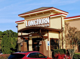 Longhorn Steakhouse Bluffton outside