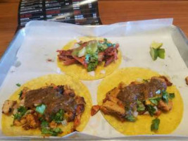 Catrina's Taqueria food