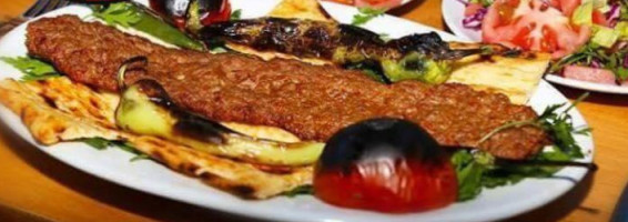 Altın Şiş Kebap Salonu inside