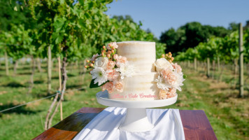 Lillian's Cake Creations food