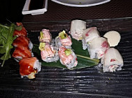 Taku Risto Sushi food