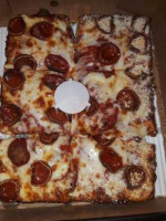 Jet's Pizza food