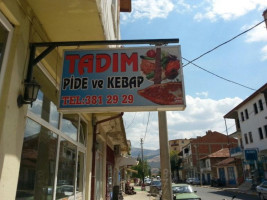 Tadım Etli Pide outside