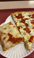 Lenny’s Pizza  food