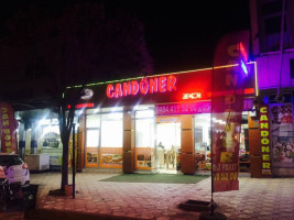 CandÖner outside