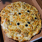 Tito Pizza food