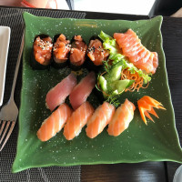 Isushi food