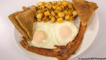 Louie's Texas Red Hots, Elmwood food