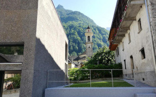 Grotto Al Ponte inside