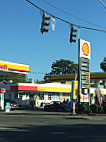 Georgetown Shell Chicken Deli outside