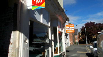 Newtown Tandoori Alamin Fast Food outside