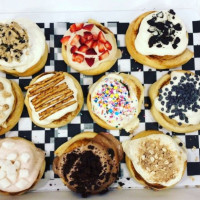 Cinnaholic food