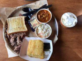 Willie Jewell's Old School -b-q food