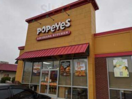 Popeyes Louisiana Kitchen outside