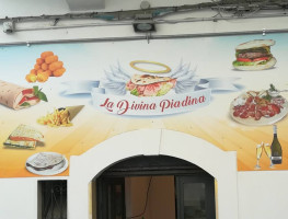 La Divina Piadina food