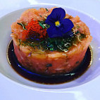 Shiroi Sushipoolbar food