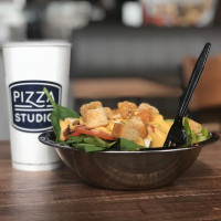 Pizza Studio food