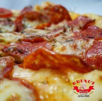 Brunos Pizza food