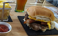 Frankies Burger Beer food