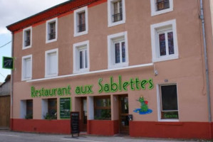 Aux Sablettes outside