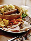 Round Oak Crown Carvery food