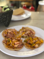 Mariscos La Playita food