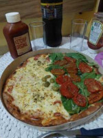 Calvi Pizzas food