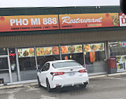 Pho Mi 888 outside