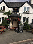 Cygnets At The Swan Inn outside