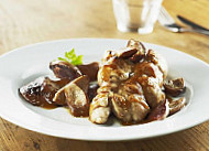 Le Pardaillan outside