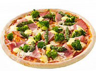 World of Pizza food