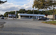 Four Season Donuts outside