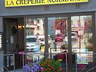 La Creperie Normande outside