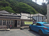 The Smugglers Inn outside