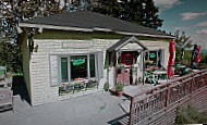 St-Laurent Cafe Galerie outside