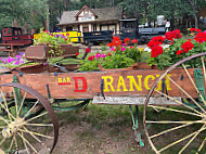 D Chuckwagon Suppers outside