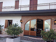 Trattoria Col Roigo outside