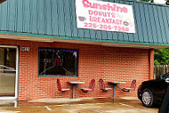 Sunshine Donuts outside