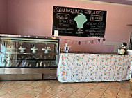 Sugardarlings Cupcakes inside