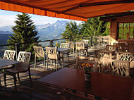 Hôtel Restaurant Le Grand Chalet inside