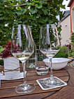 Heinrichshof Weingut food