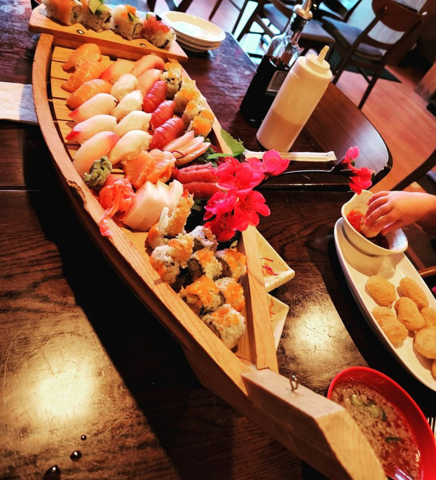 Sake House Japanese Grill & Sushi Bar