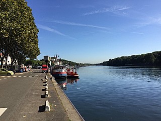 Au Bord de l'Eau