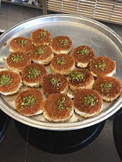 ‪rokun Al Knafeh Sweets‬